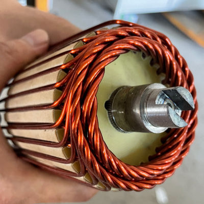 Macchina avvolgitrice per bobine a forcina in filo tondo da 3,4 mm per rotore di avviamento per auto fornitore